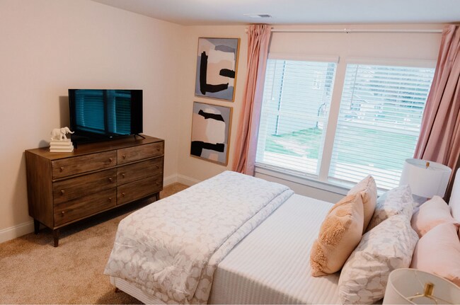 Building Photo - FURNISHED SKYE SINGLE FAMILY HOME