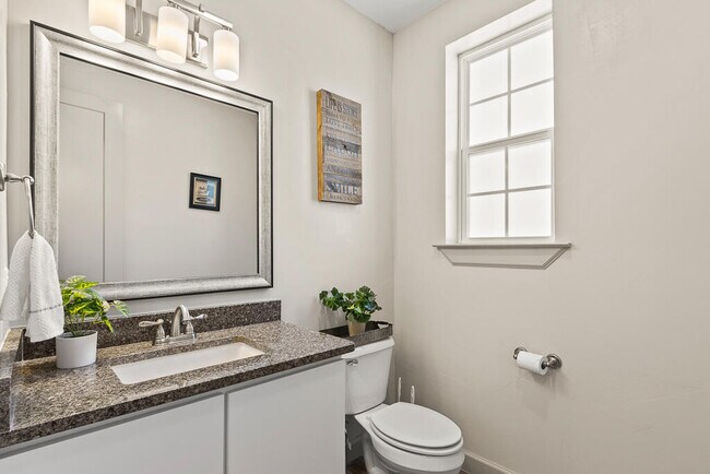 Building Photo - 328 Vin Almoradi Ct