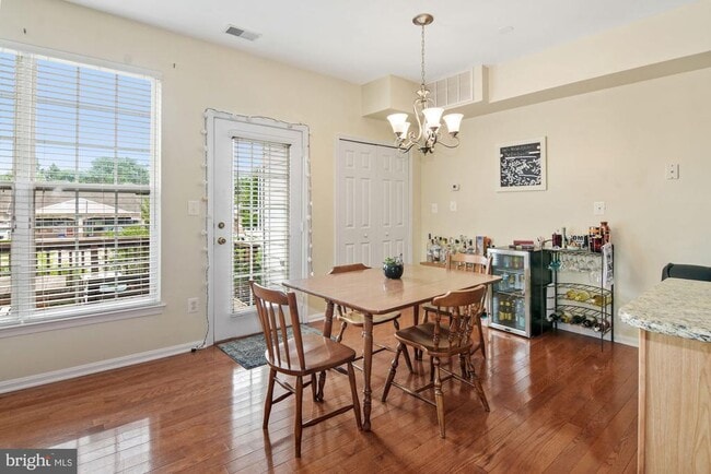 Building Photo - 29 Harbour Heights Dr