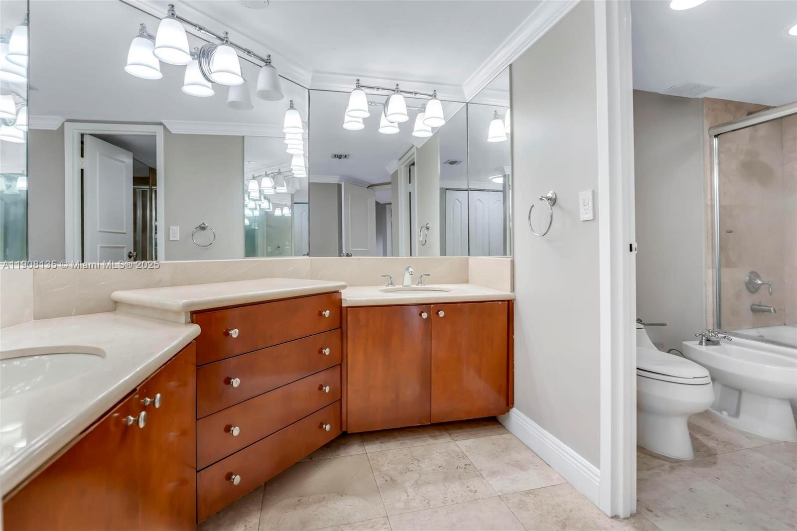 Building Photo - 2333 Brickell Ave