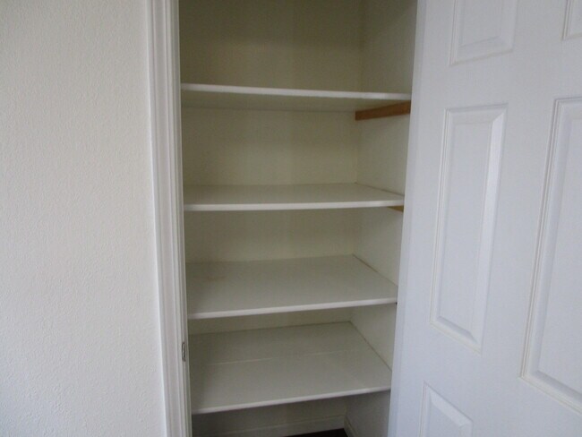 Building Photo - 2406 Calder Ct