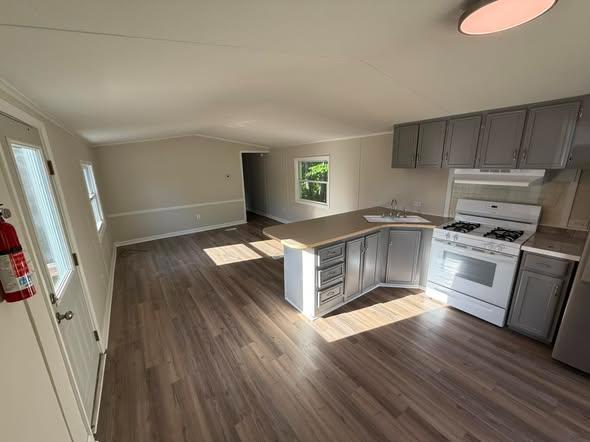 Building Photo - 7 Burts Way