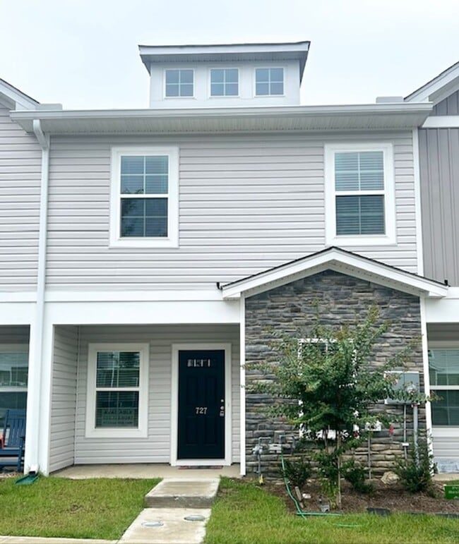 Primary Photo - READY FOR YOU IN HARBISON GROVE