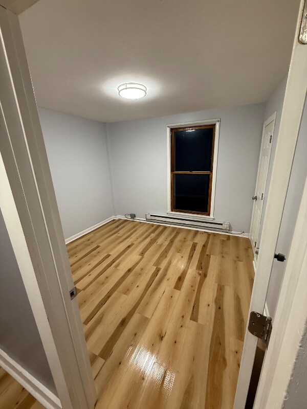 Building Photo - 216 Lamont Ave