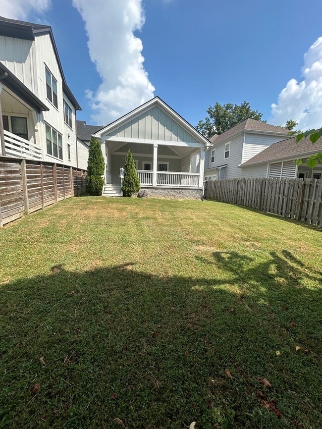 Building Photo - Stunning Home in Melrose 12 South Area...D...