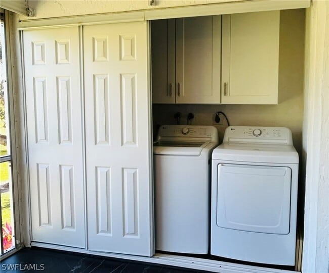 Building Photo - 4912 Tamiami Trl E