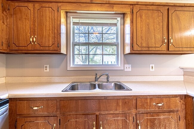 Building Photo - 1811 Harbor Dr