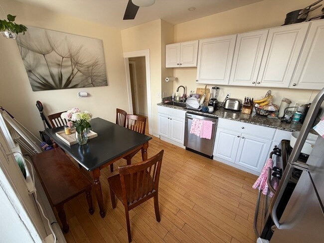 Building Photo - 140 Prince St