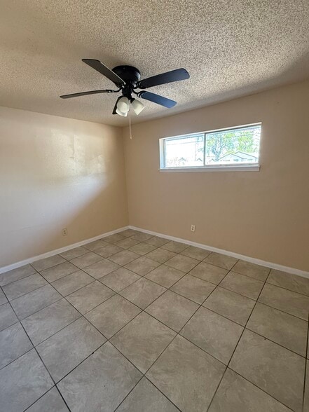 Building Photo - 5605 Pickfair St