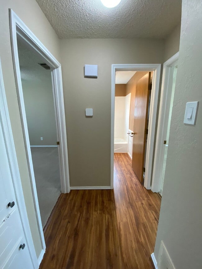 Building Photo - Charming 3-Bedroom Oasis with 2 Full Baths in Prime Lubbock Location - 1547 Sq Ft of Comfort!