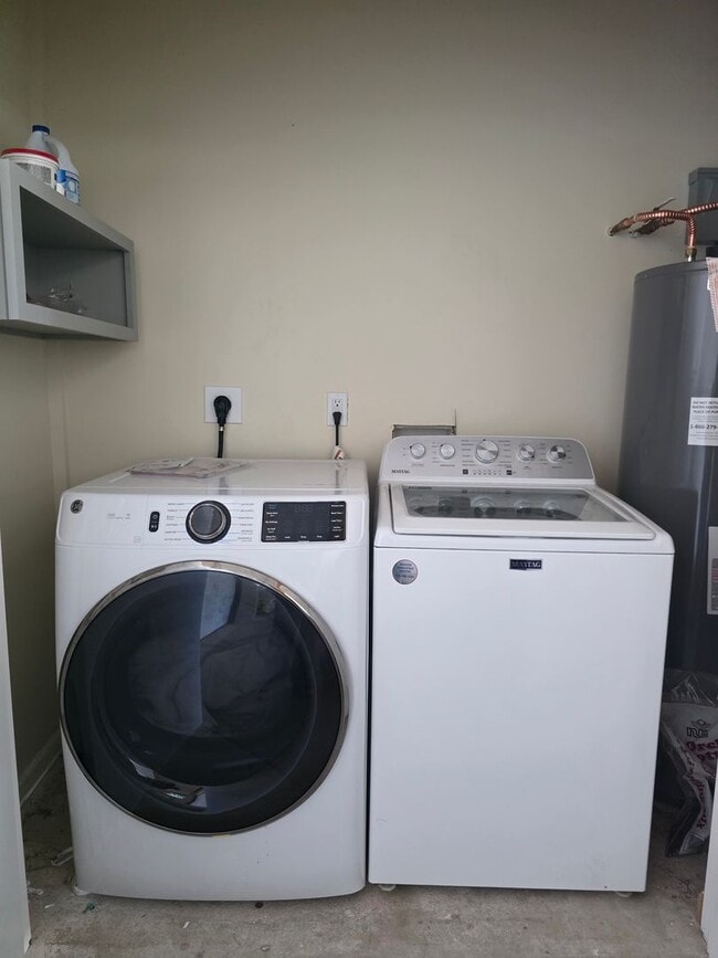Building Photo - AVAILABLE NOW! 2 bed, 2 bath, 1 parking Kalaheo Hillside