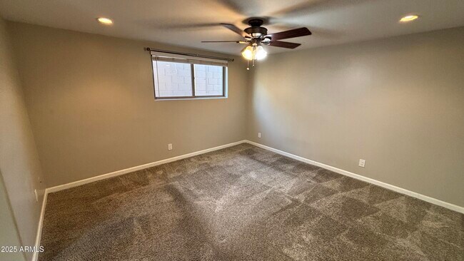 Building Photo - 8625 E Valley View Rd