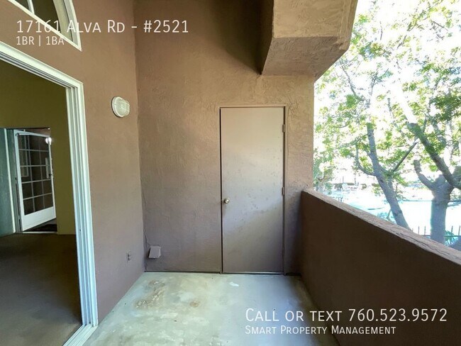 Building Photo - Gorgeous 1 bedroom upper level condo with ...
