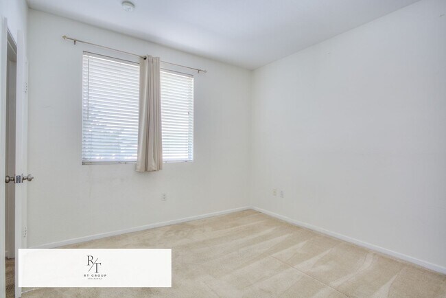 Building Photo - Luxurious Modern Condo in Alhambra