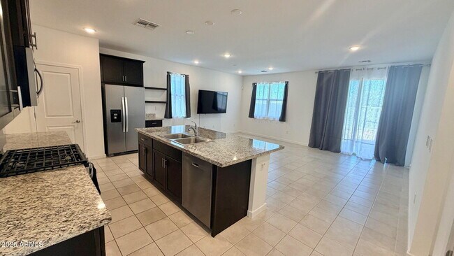 Building Photo - 41570 W Dusty Creek Dr