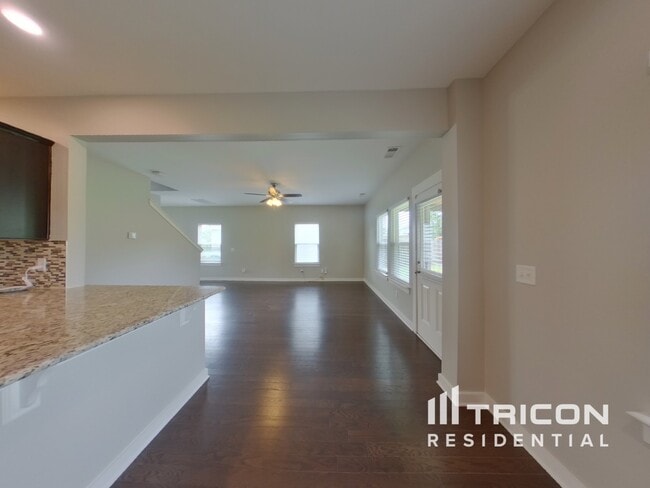 Building Photo - 6014 Sentinel Dr
