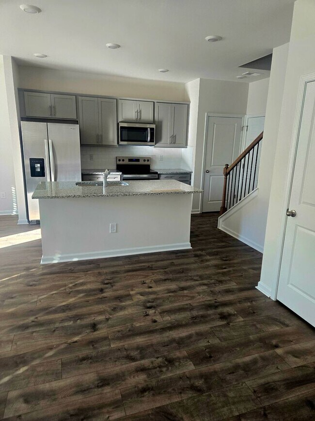 Building Photo - New Construction in Brightwood Farms!