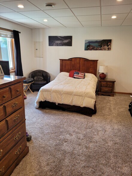 Building Photo - 1575 Kuhle Dr