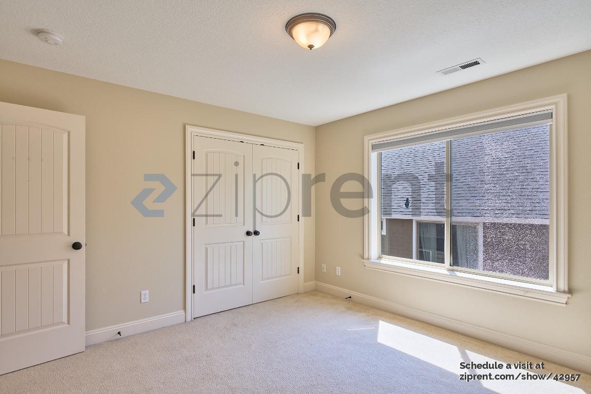 Building Photo - 11379 NW Valros Ln