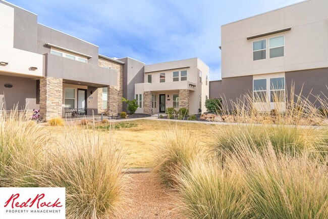 Building Photo - Spacious 2 Bedroom Unit in Desert Color Wi...