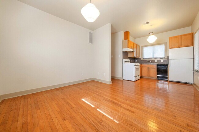 Building Photo - 3009 S 4th St