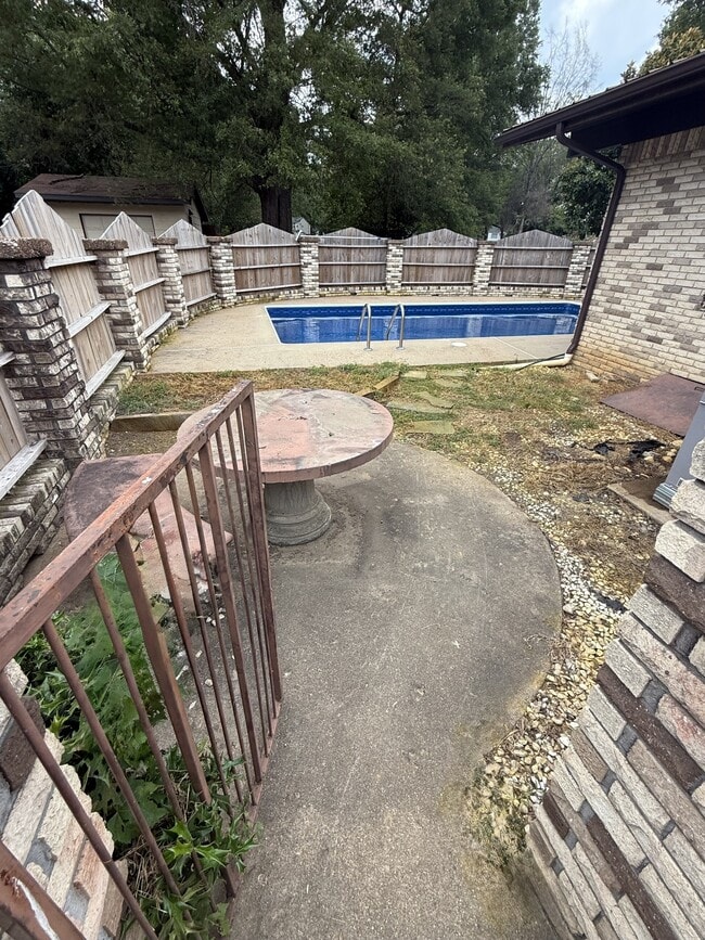Building Photo - 107 Diamond Dr