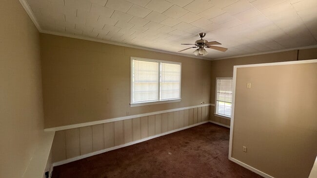 Building Photo - 307 S George Wallace Dr