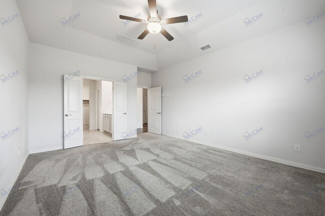 Building Photo - 236 Henly Dr