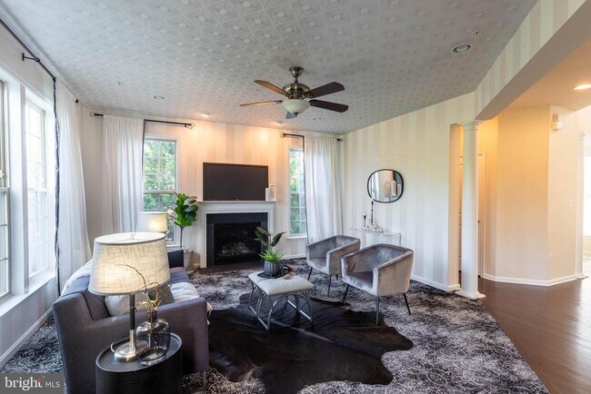 Building Photo - 4340 Chapel Rd