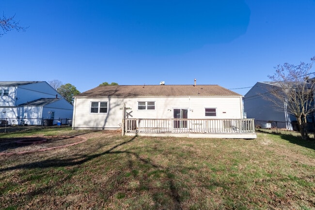 Building Photo - 38 Sacramento Dr