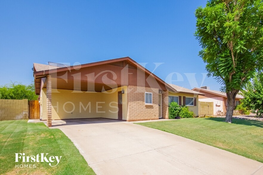 Building Photo - 4710 W Paradise Ln