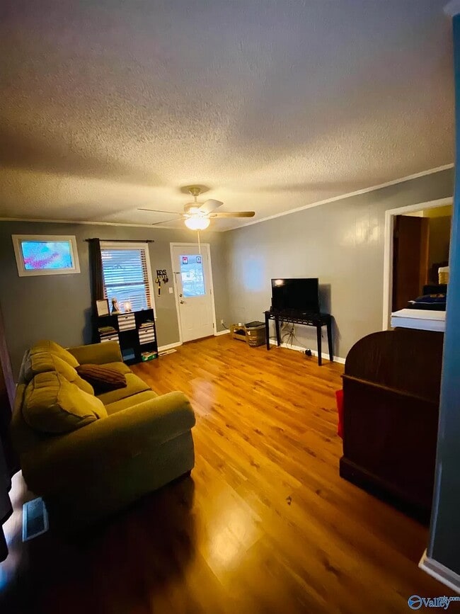 Building Photo - 1204 19th Ave SE