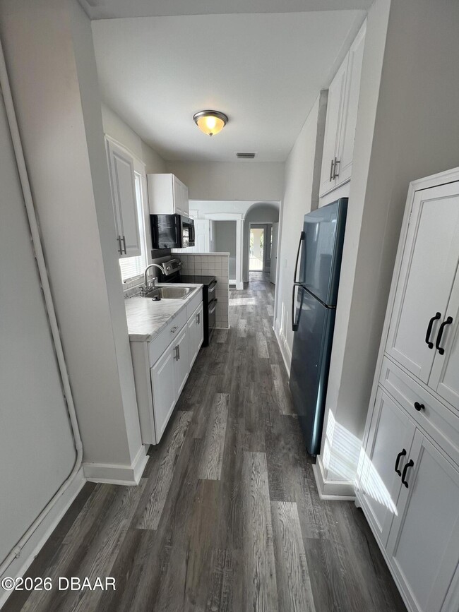 Building Photo - 209 Taylor Ave