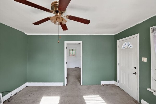 Building Photo - 3001 Myrtle Ave