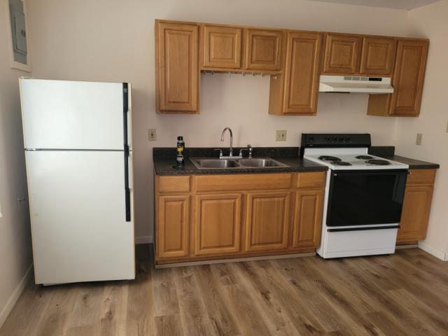 Building Photo - 150 W 7th St