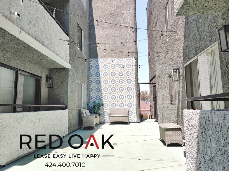 Building Photo - 11817 Victory Blvd