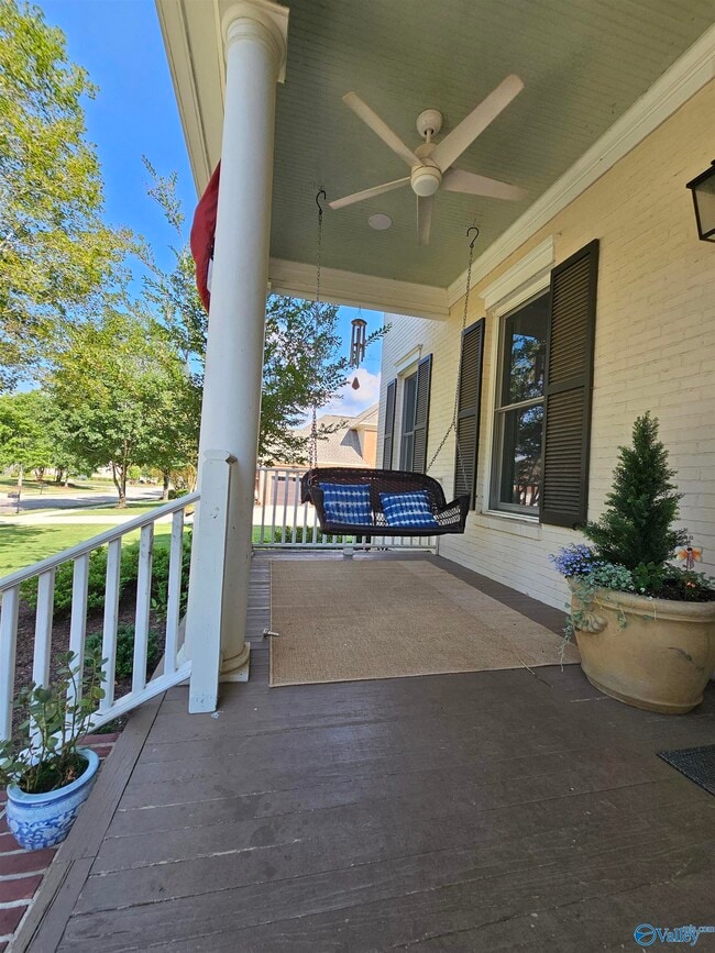 Building Photo - 3002 Brook Park Dr SE