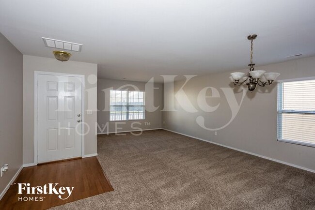 Building Photo - 1811 Rustic Barn Dr