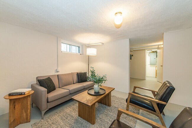 Building Photo - 61 Claremont Ave