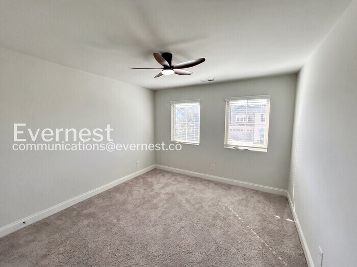 Building Photo - 732 Prescott Ln
