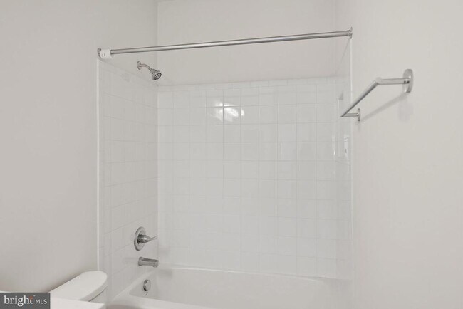 Building Photo - 301 Kingdom Dr