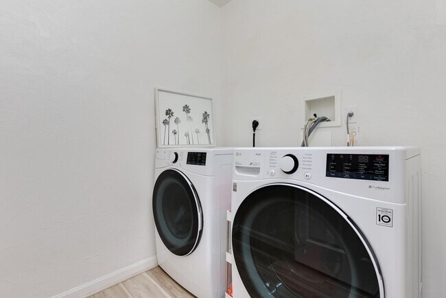 Building Photo - 21 Rockland St