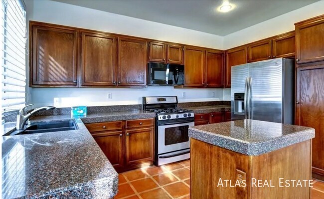 Building Photo - 2213 Warm Walnut Dr