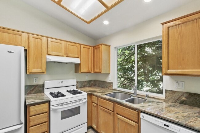 Building Photo - 3 Bedroom in Mace Ranch