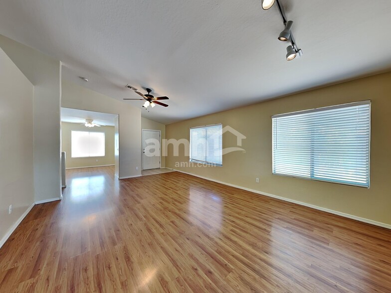 Building Photo - 14228 N 150th Ln