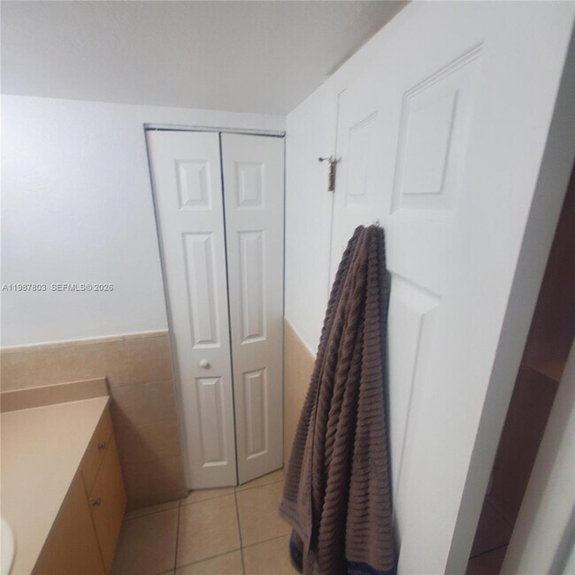 Building Photo - 7151 Miami Lakes Dr