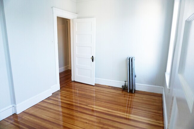 Building Photo - 90 Conwell Ave