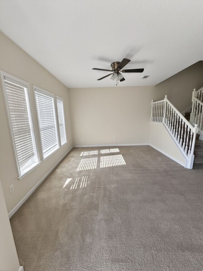 Building Photo - RATE DROP ALERT! (was $2100/month)