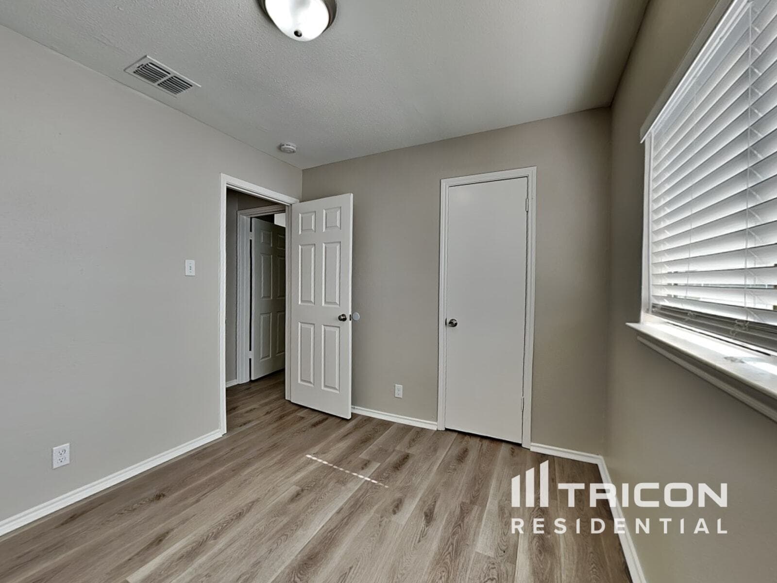 Building Photo - 10218 Basin Field Dr