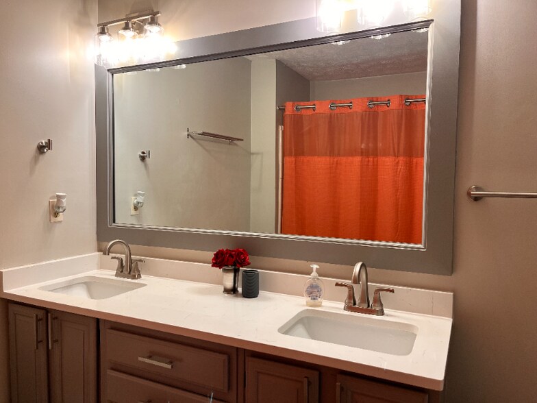 Building Photo - 1536 Planters Ridge Ln